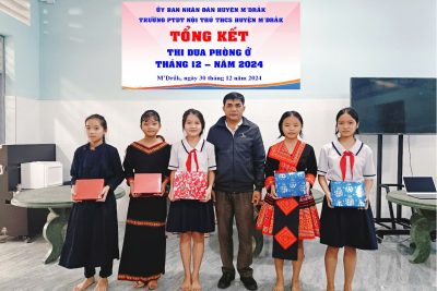 Tổng kết phong trào thi đua sắp xếp Phòng ở Ký túc xá trong Tháng 12/2024.